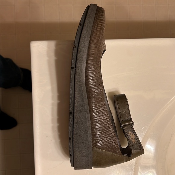 OTBT ankle strap shoes - Picture 3 of 3